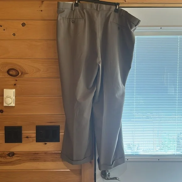 Van Heusen Men's Tan Pants size 48x29 - Picture 2 of 3